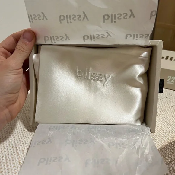 Blissy White King Pillowcase 22-Momme 100% Pure Mulberry Silk NWT BRAND NEW - Picture 9 of 10